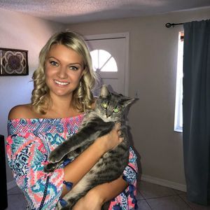 Meet your Posher, Lea